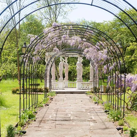 Berwick 4* Almondsbury